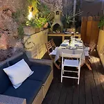 Loft Due Livelli Di Design Pubblicato Su Riviste Architettura Con Due Posti Auto